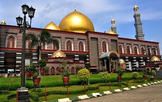 Tempat Wisata Depok Masjid Kubah Mas 