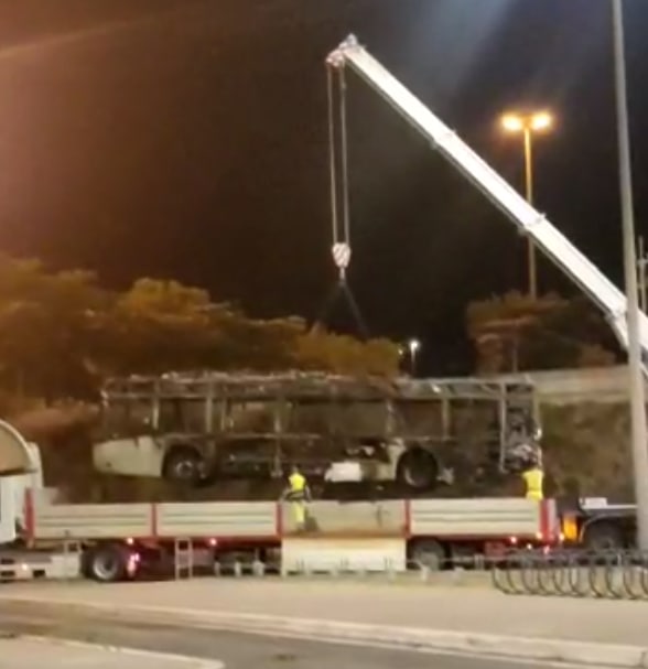 Flambus nella notte, brucia la vettura 9591 di Roma TPL