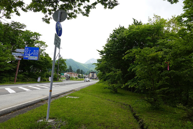 鳥取県西伯郡大山町大山　左手が博労座駐車場