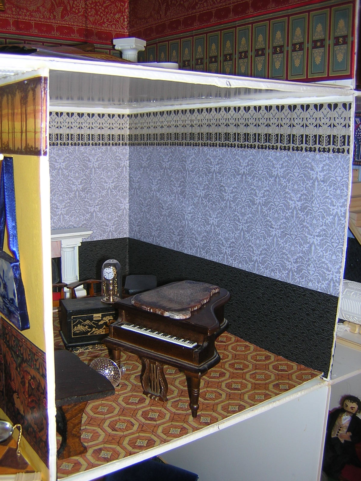 More wallpapering done | clmt's Miniature World