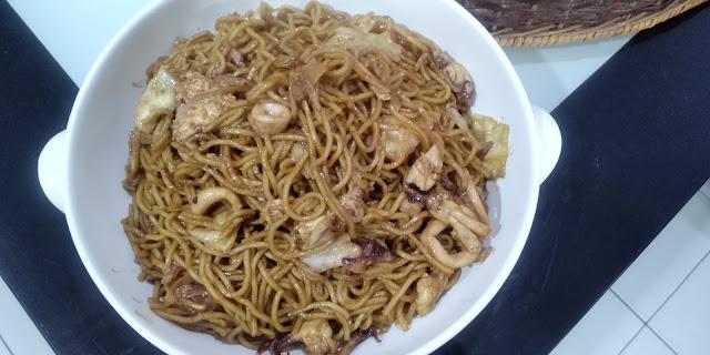 Mee Goreng Sotong Mudah Dan Sedap. mee goreng mudah dan sedao, sedapnya mee goreng sotong, sotong, resipi mee goreng sotong, resipi mee goreng sotong mudah dan sedap, resepi mee goreng mudah dan sedap, mee goreng, mee goreng sotong, mudahnya masak mee goreng, mee kuning, cara masak mee goreng, mee goreng viral, mee goreng pkp, bahan-bahan untuk masak mee goreng, mudahnya masak mee goreng sedap, menu pkp, menu berbuka puasa yang sedap dan senang masak, menu berbuka puasa, menu ramadhan, resipi mee untuk berbuka puasa, mee sedap dan mudah, mee sotong, 