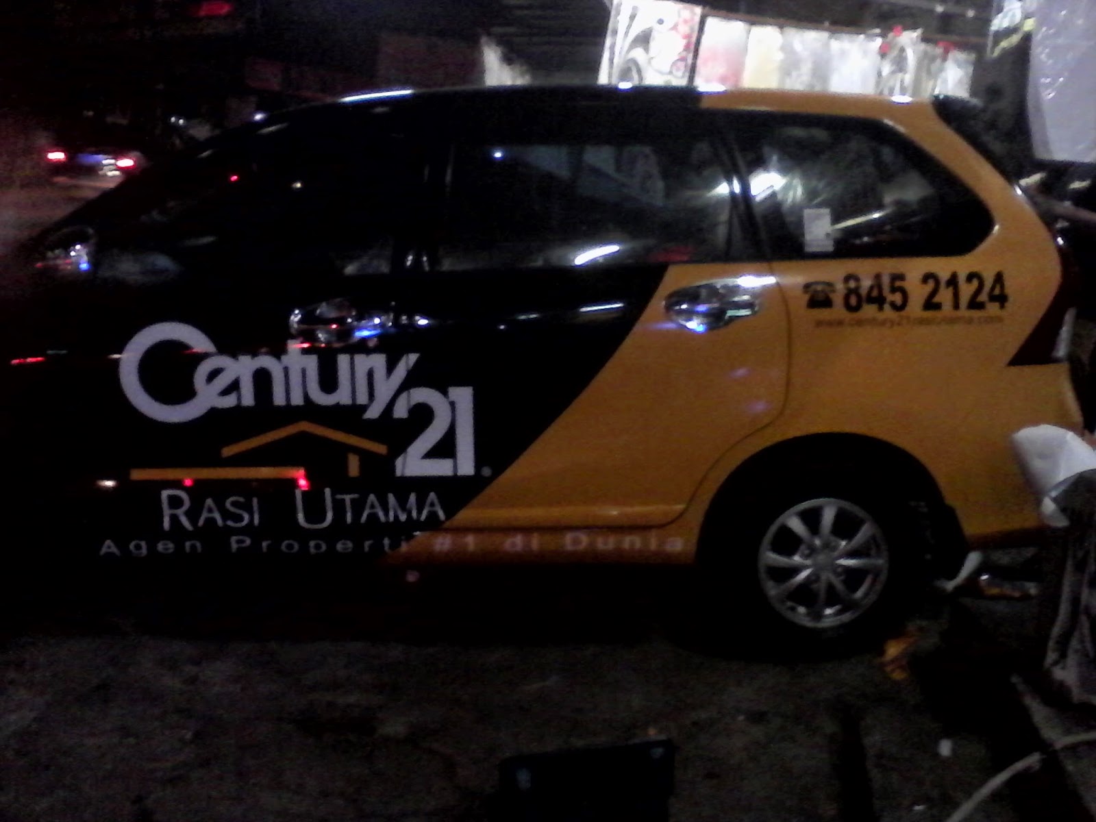 Cutting Sticker Rizqi Variasi Cutting Sticker Mobil Buat Iklan