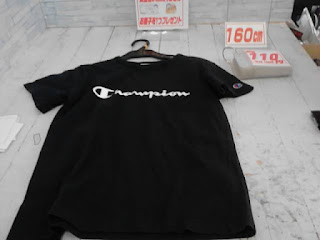 中古品　子供服　160㎝　チャンピオン　ブラック　半袖Tシャツ　110円