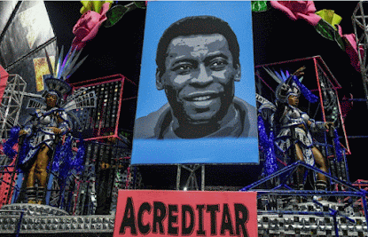 une fresque de la légende du foot Pelé