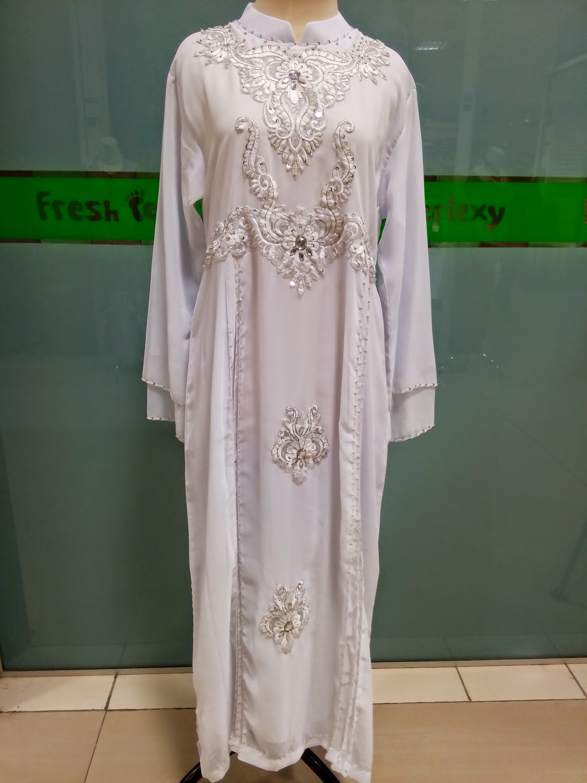 Desain Terbaru Model Gamis Putih 2016