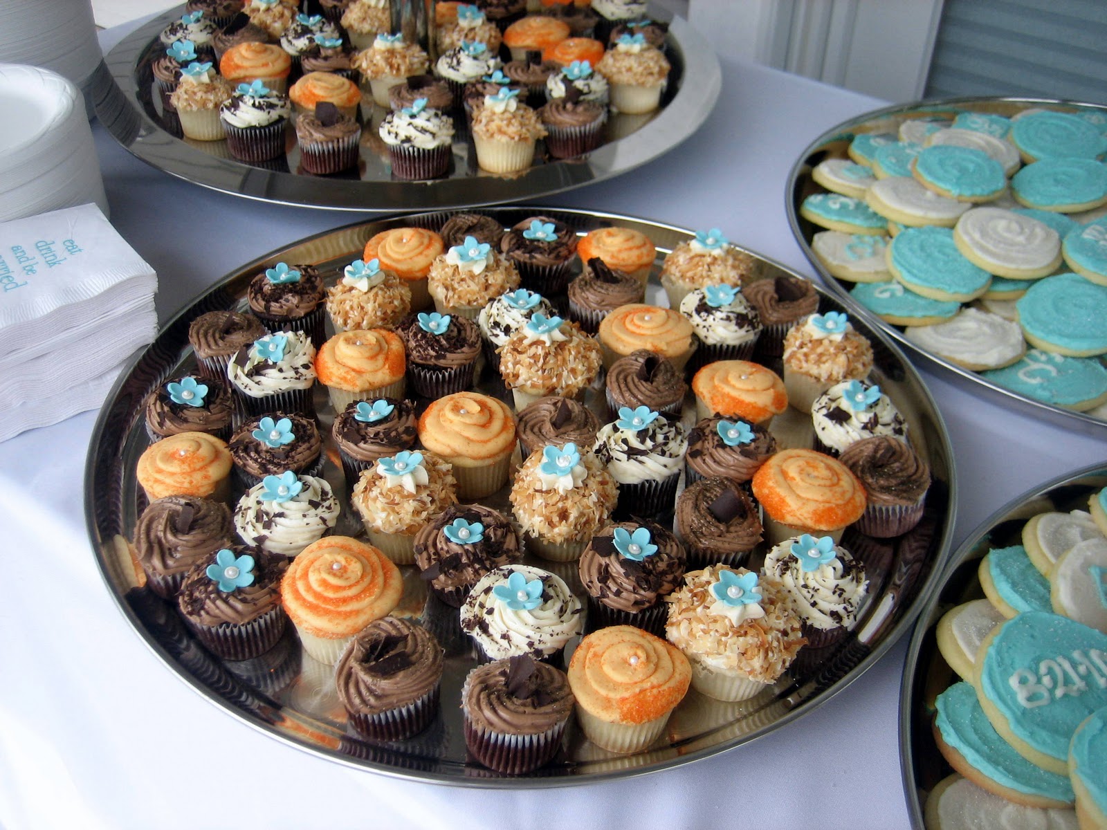 Outdoor Wedding Cupcakes