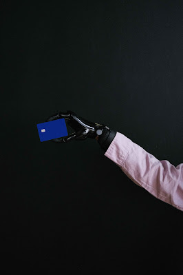 bionic limb helps to capture a image by mobile phone