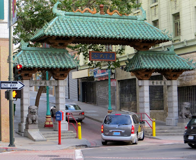La Porta del Drago, l'accesso al quartiere di Chinatown