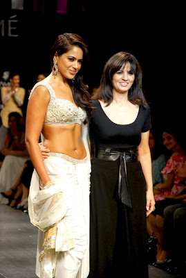 Bollywood and south Indian actress Sameera Reddy in Lakme Fashion Week Spring-Summer 2009