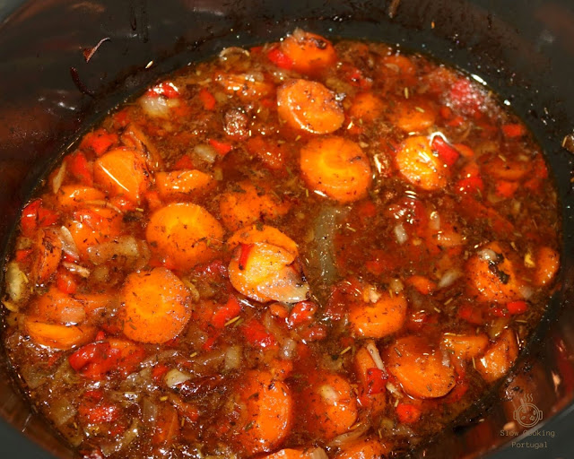 Caldo para molho de carne