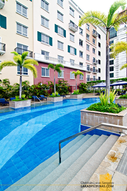 Marriott Manila Swimming Pool