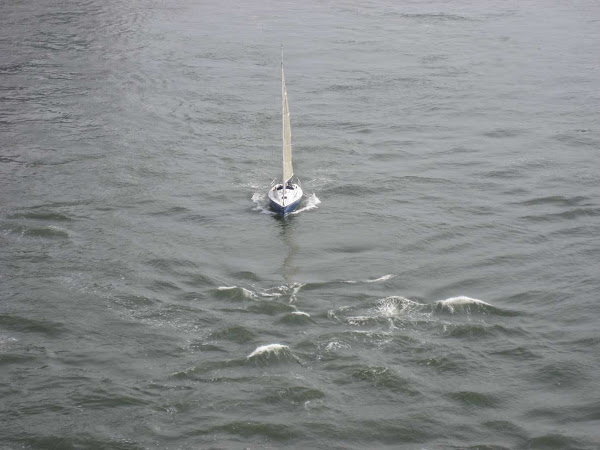 Sailing into Riptide - From the Queensboro Bridge.