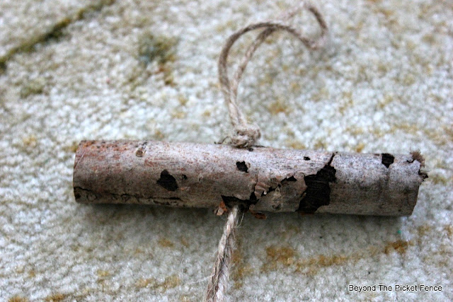 card holder, rustic, twig tree, branches, christmas ideas, DIY, rustic christmas, http://bec4-beyondthepicketfence.blogspot.com/2015/11/12-days-of-christmas-day-2-twig-tree.html