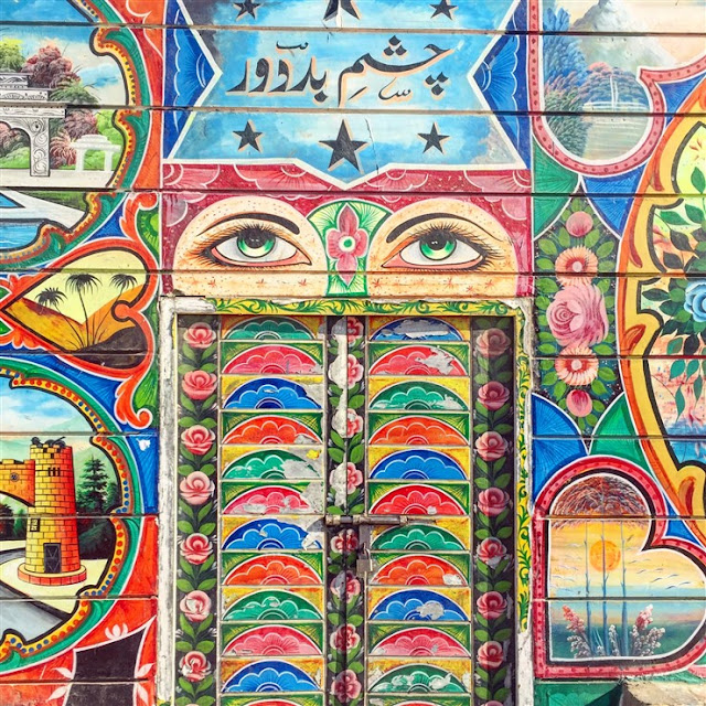 truck art karachi pakistan colorful eyes