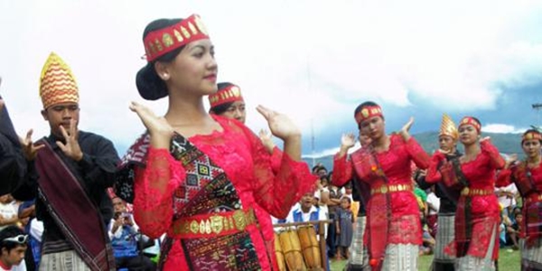 Tari Tor-tor Asli Batak (indonesia) Diklaim Malaysia [ www.BlogApaAja.com ]