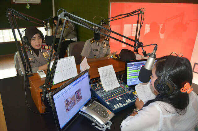 Sosialisasi Smile Police Oleh Polres Blora di Radio Xfm Blora