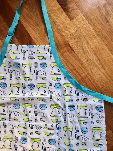 Diary of a Chain Stitcher: Baking Print Great British Sewing Bee Butcher's Apron