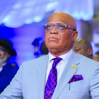 Akwa Ibom Governor Umo Eno defects from PDP to APC at press conference