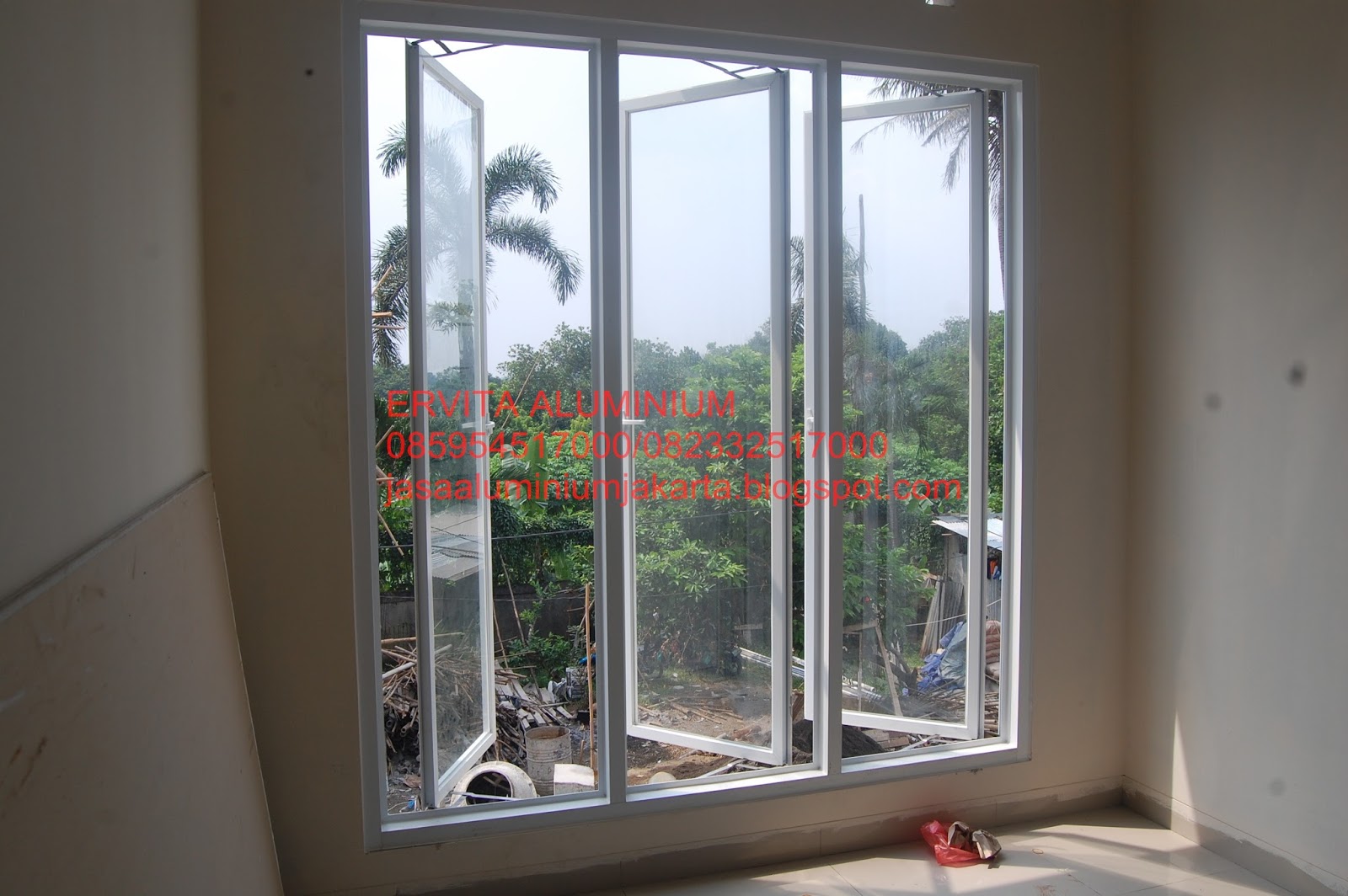 Pintu Spadrel Frame Aluminium dan Jendela Kaca 5mm Frame Pintu Spadrel Frame Aluminium dan Jendela Kaca 5mm Frame