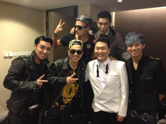 Big Bang & Psy Foto Bersama di 2012 MAMA