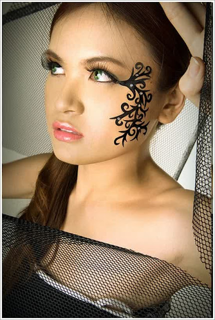 female face tatoo