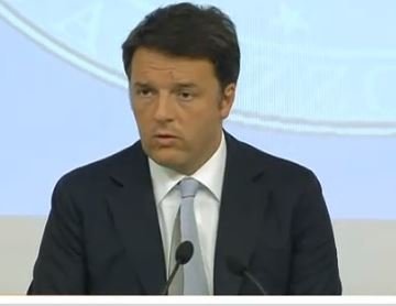 Renzi: "Sono andato in Catalogna ad abbracciare le famiglie delle vittime"