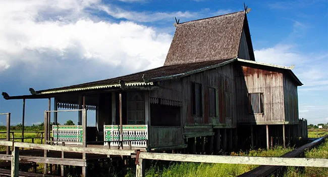 Rumah Adat Kalimantan Selatan Get Borneo