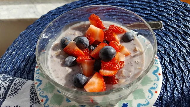 Mixed Berry and Chia Overnight Oats