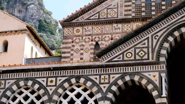 Amalfi - Frente de la catedral estilo morisco