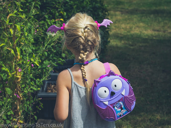 Vampirina Bootastic Backpack and Spooky Scooter Play Set Review