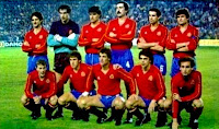 Selección de ESPAÑA - Temporada 1986-87 - Chendo, Zubizarreta, Michel, Arteche, Julio Alberto y Camacho; Emilio Butragueño, Víctor, Poli Rincón, Sanchís y Ricardo Gallego - ESPAÑA 1 (Michel), RUMANIA 0 - 12/11/1986 - Eurocopa de Alemania 1988, fase de clasificación - Sevilla, estadio Benito Villamarín - Alineación: Zubizarreta; Chendo, Sanchís, Arteche, Camacho; Víctor, Michel, Ricardo Gallego (Señor, 77'), Julio Alberto; Butragueño y Rincón (Eloy, 85')