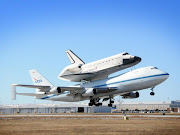 Shuttle Over 747 Wallpaper. Mohammad Nizar Tuesday, December 18, 2012 Space (shuttle over wallpaper)