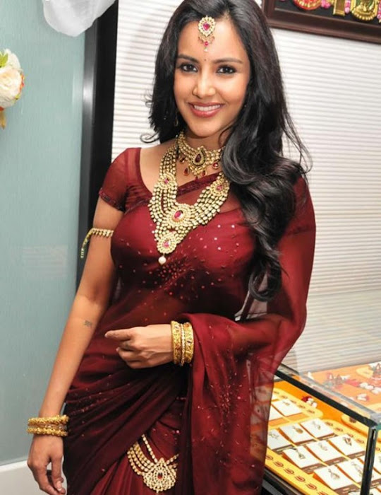priya anand in saree at nac ewellers for 1000 diamond necklaces festival event- actress pics