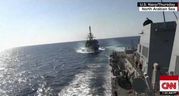CNN: Ρωσικό πολεμικό πλοίο «προσέγγισε απειλητικά» πολεμικό πλοίο των ΗΠΑ
