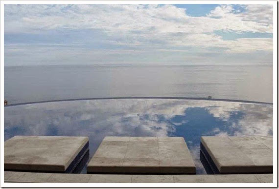 incredibe-view-from-infinity-pool