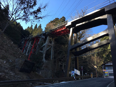 御岳ケーブルカー 滝本駅付近