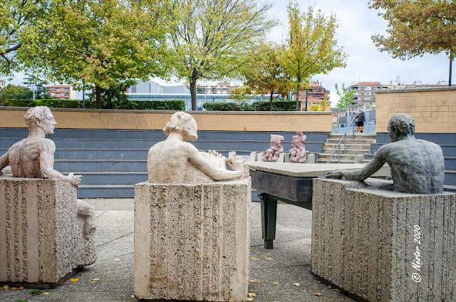 Conjunto escultórico "Concierto" Plaza Joaquín Elizalde. Logroño (La Rioja)