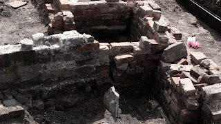 <img src="Archaeology dig, Rochdale Town Hall.jpeg" alt=" archaeology projects uk">