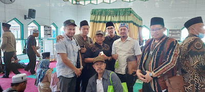 Kakan Kemenag se-Jatim Kunjungi Makam KH. M Arsyad Al-Banjari 