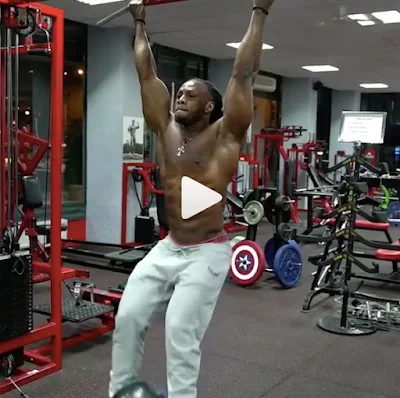 Ulisses JR Abs exercice 