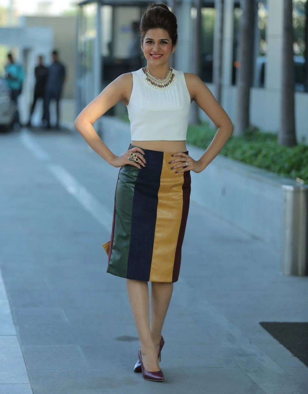 Shraddha Das Hot Legs Showing Photoshoot