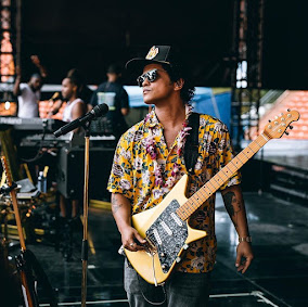 Who is Bruno Mars?  Height Weight, Age Age Sign Hair and Eye Color