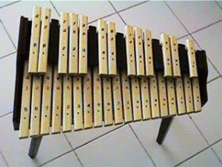 gambar alat musik gamelan