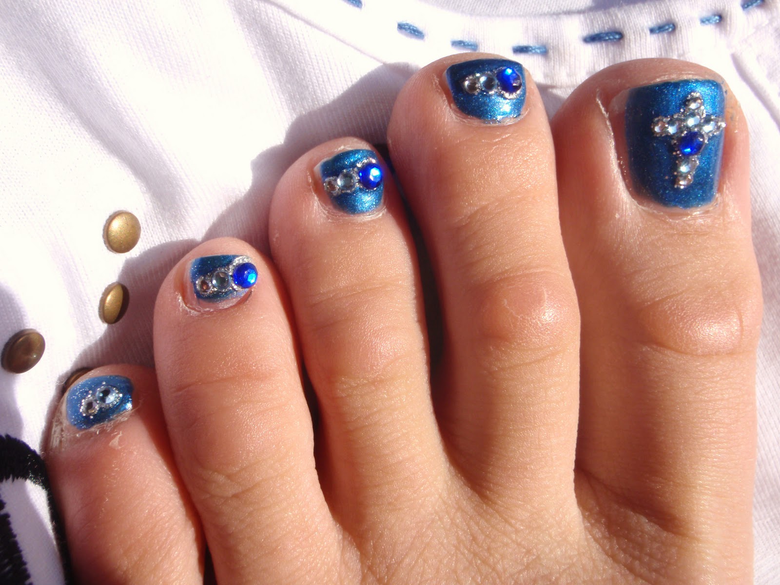 Toe nails also... Please ignore my crappy toes! :'D