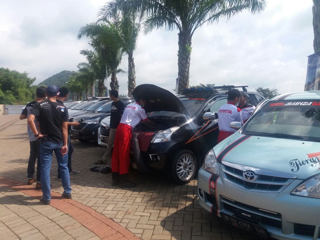 TOYOTA AVANZA CLUB INDONESIA MALANG 2016