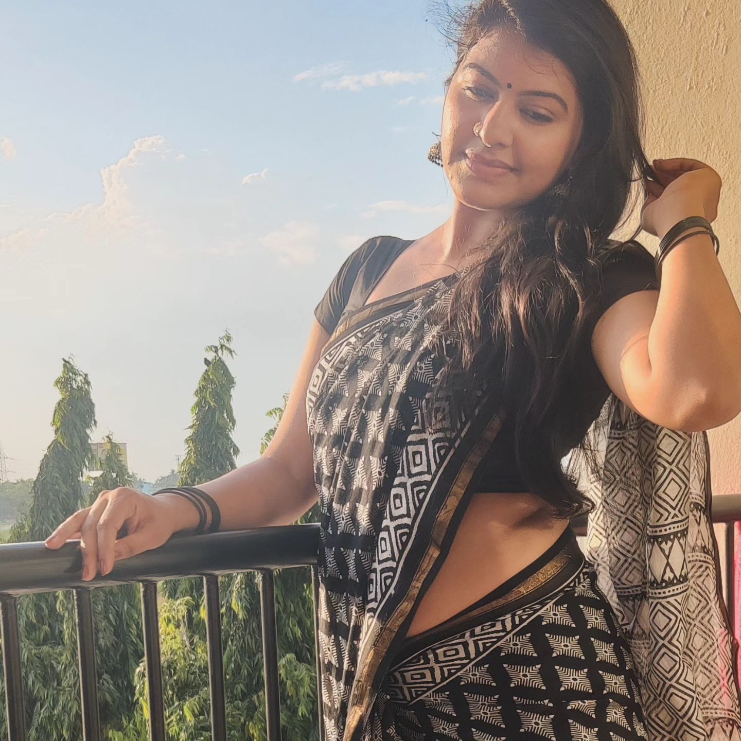 Actress Rachitha Mahalakshmi Navel Pose