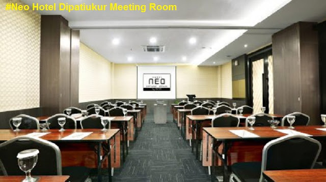 Hotel Neo Dipatiukur meeting room