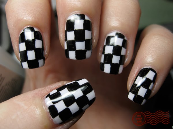 Into Patterned Nails? Then You MUST Check Out This Reader's DIY Plaid  Manicure | Glamour