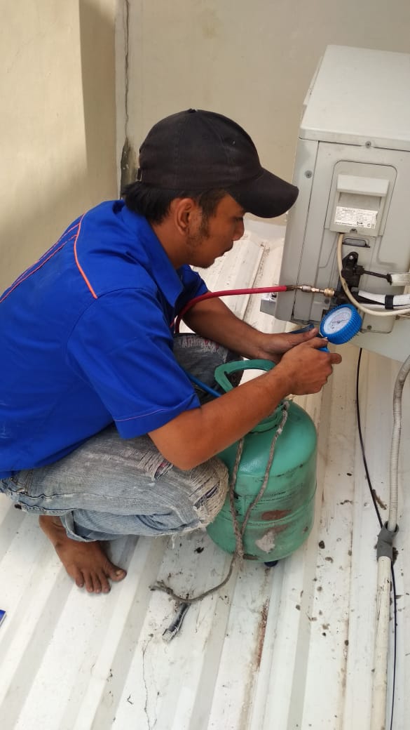 SERVICE AC PURI GADING, KAMPUNG SAWAH, PABUARAN,JATIRANGGON