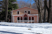 Elegante edificio Can Lleonart, escuela de la naturaleza en Santa Fe del Montseny